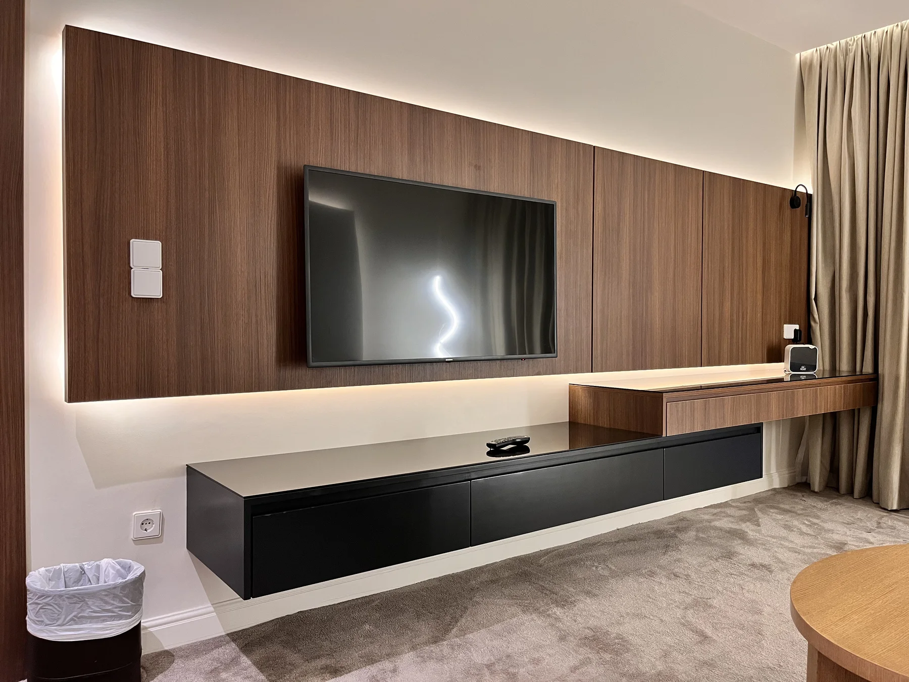 MELAMINE CLADDING — 7