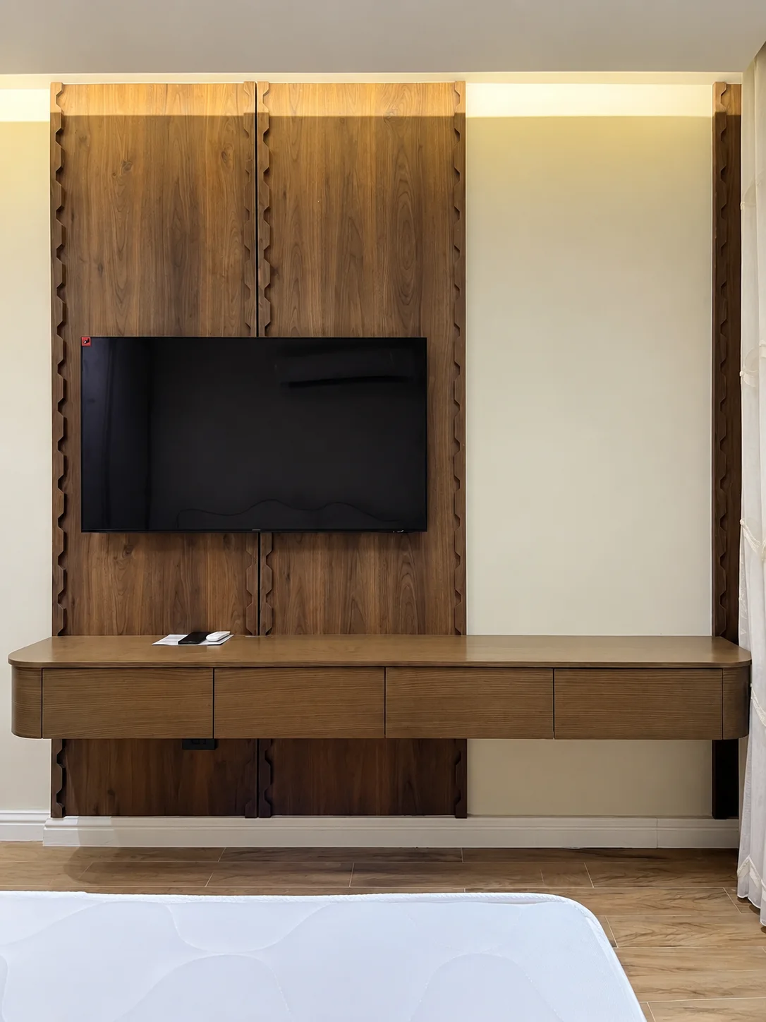 TV Units — 11